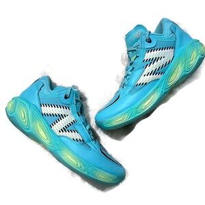New Balance Fresh Foam BB V2 Basketball Sneakers